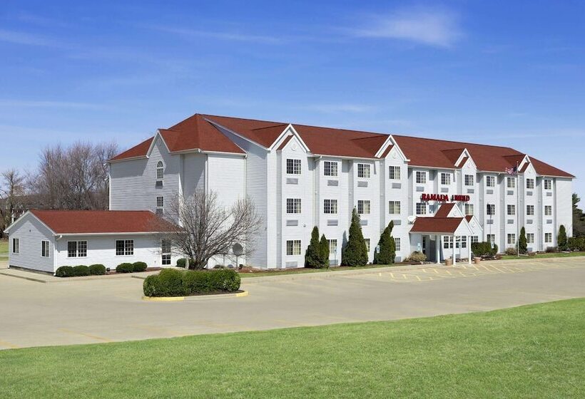 호텔 Ramada By Wyndham Bloomington I 55 And I 74 Il
