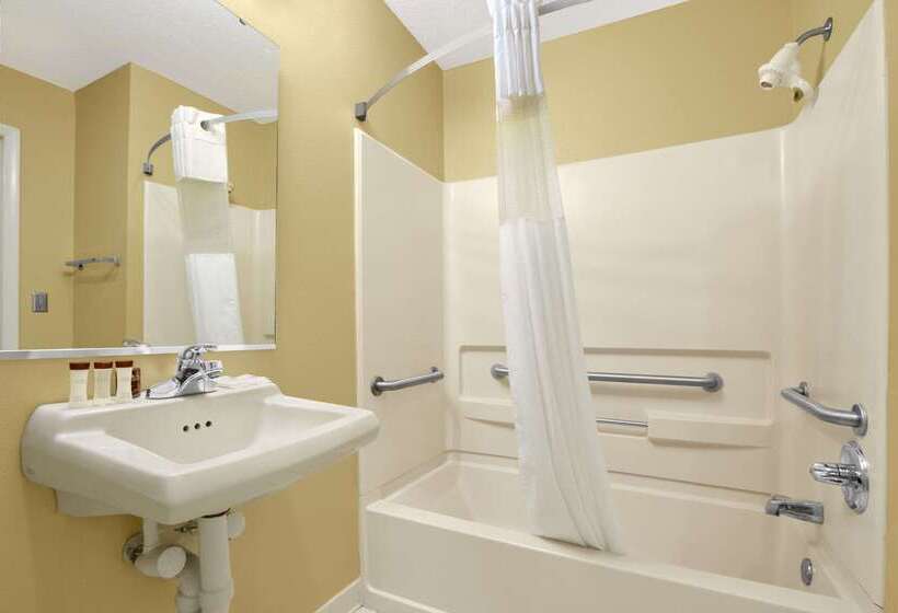 هتل Ramada Limited Columbia