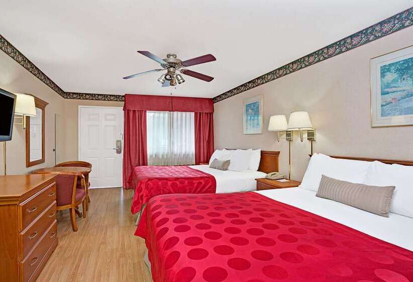 فندق Ramada By Wyndham Redondo Beach
