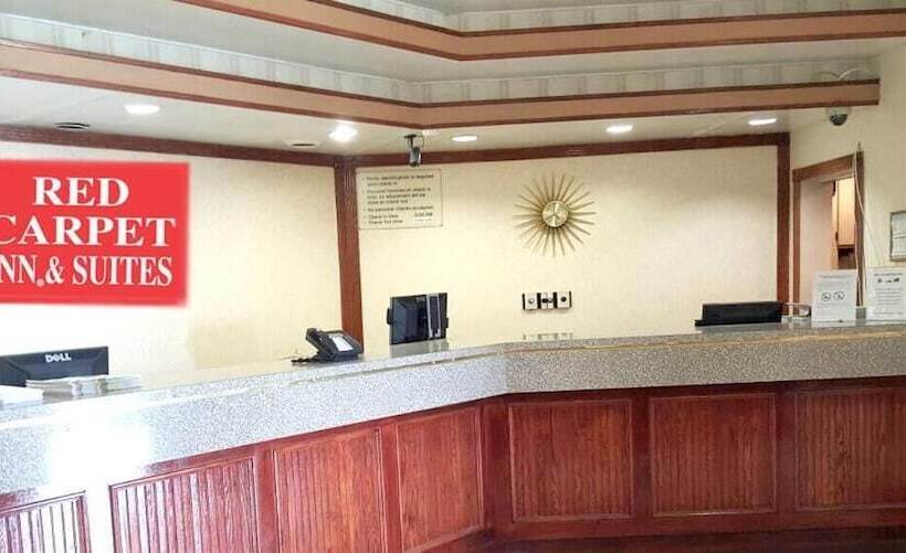 酒店 Red Carpet Inn & Suites