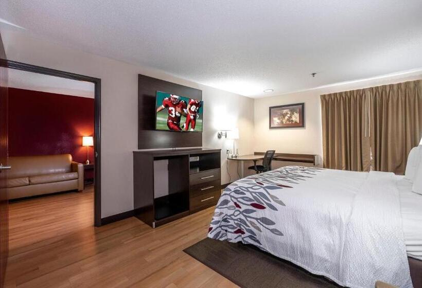 Отель Red Roof Inn & Suites Dover Downtown