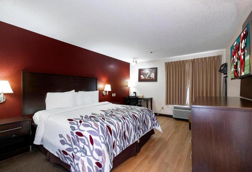 Отель Red Roof Inn & Suites Dover Downtown