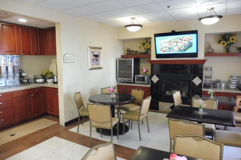 هتل Red Roof Inn & Suites Galloway