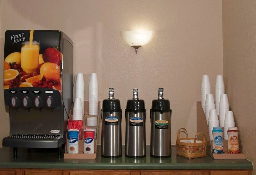 فندق Red Roof Inn & Suites Pensacola East   Milton