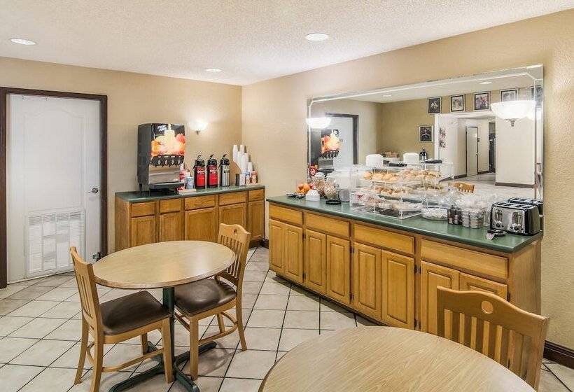 فندق Red Roof Inn & Suites Pensacola East   Milton