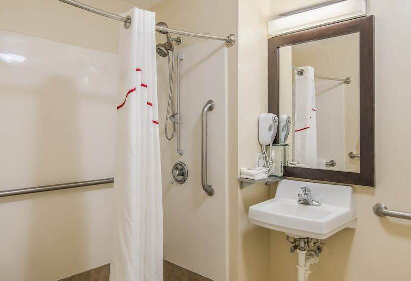 فندق Red Roof Inn & Suites Pensacola East   Milton