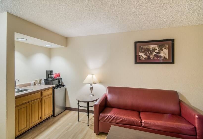 فندق Red Roof Inn & Suites Pensacola East   Milton