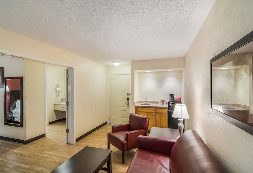 فندق Red Roof Inn & Suites Pensacola East   Milton