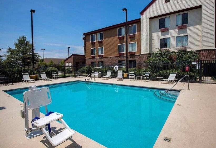 فندق Red Roof Inn & Suites Savannah Airport