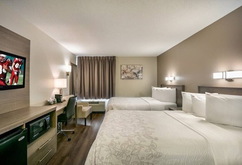 هتل Red Roof Inn Plus+ Boston   Logan