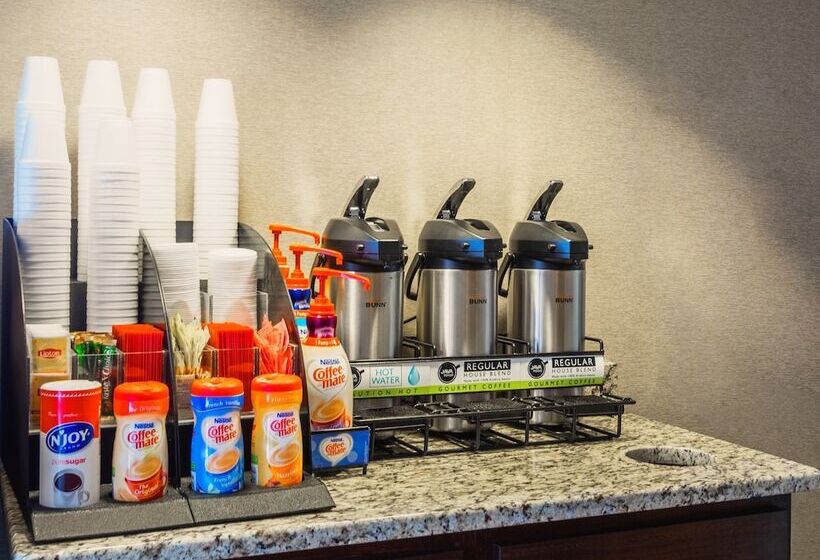 فندق Red Roof Inn Plus+ South Deerfield   Amherst