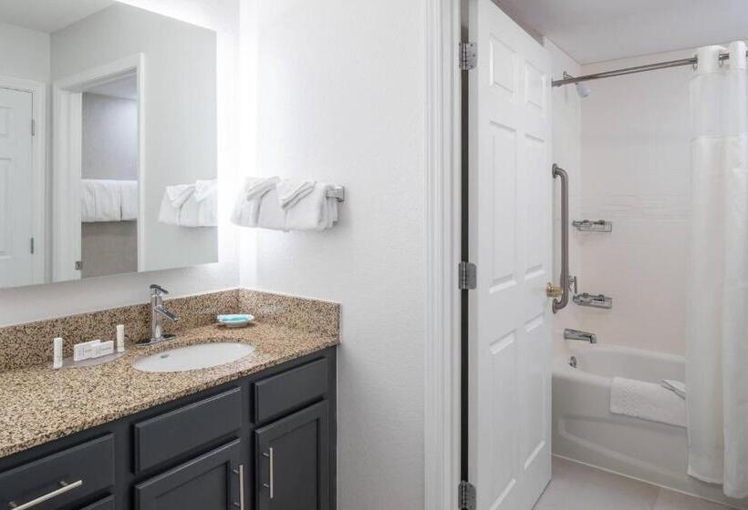 فندق Residence Inn Boston Westford