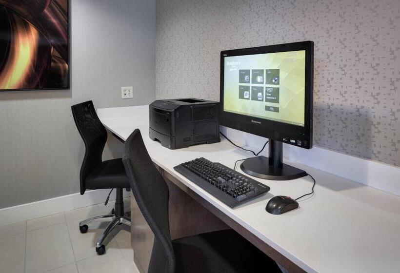 هتل Residence Inn Milford