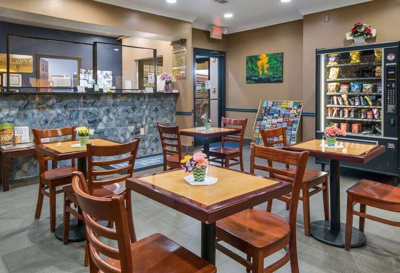 فندق Rodeway Inn Carrollton I 35e