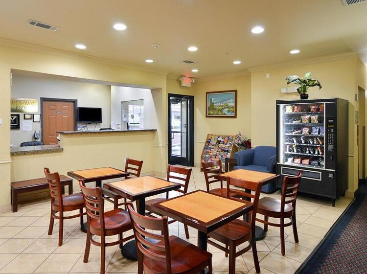 فندق Rodeway Inn Carrollton I 35e