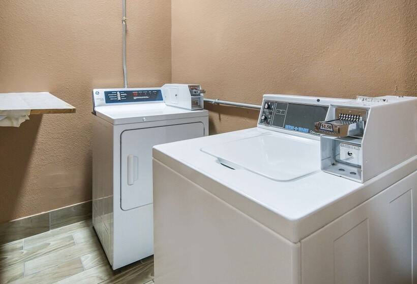 فندق Rodeway Inn Carrollton I 35e