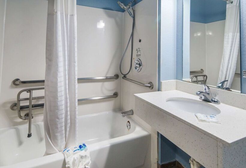 فندق Rodeway Inn Carrollton I 35e