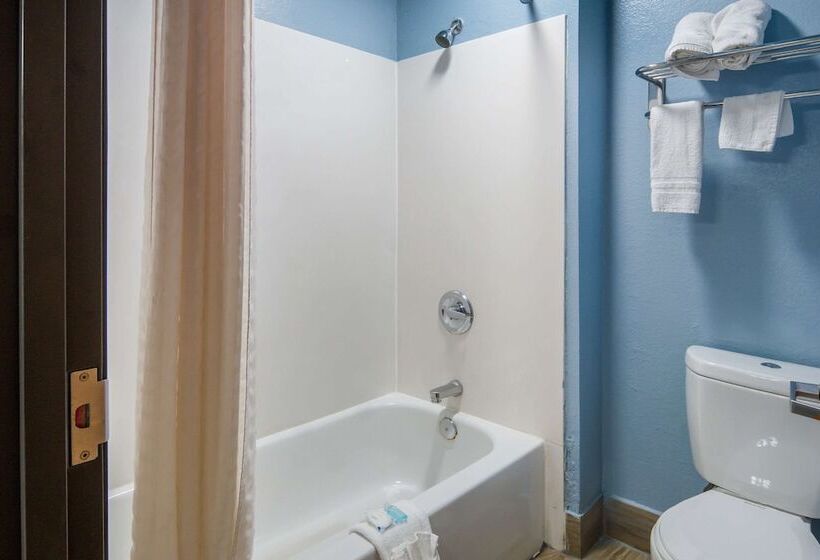 فندق Rodeway Inn Carrollton I 35e