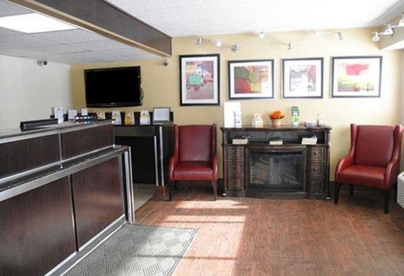 בית מלון כפרי Rodeway Inn