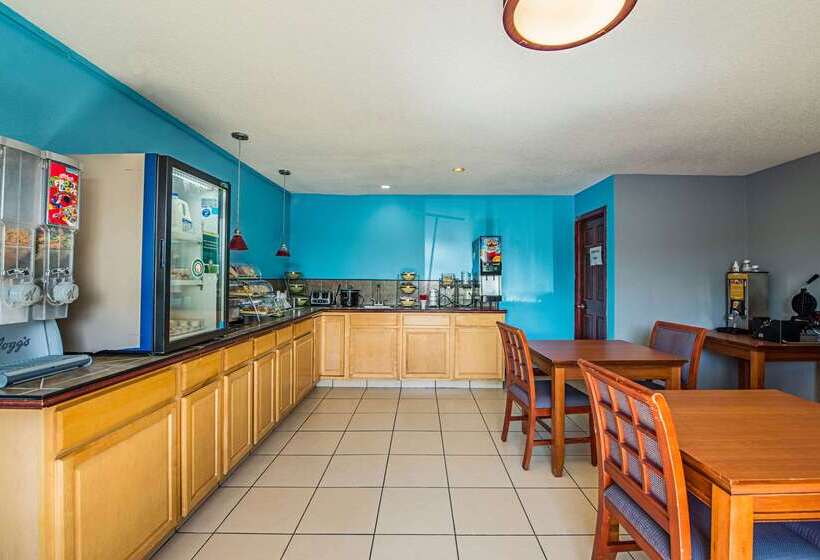 فندق Rodeway Inn