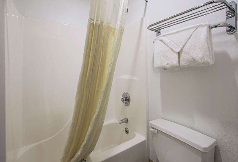 فندق Rodeway Inn