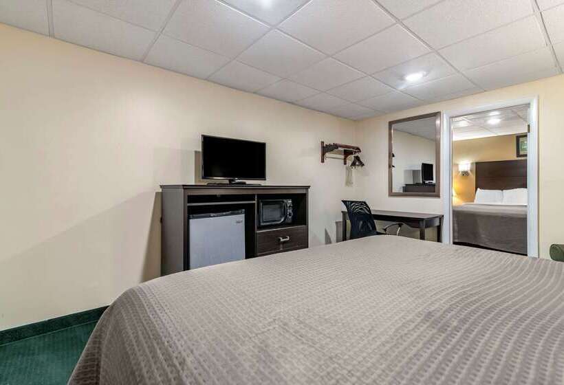 Отель Rodeway Inn Lake George Outlets