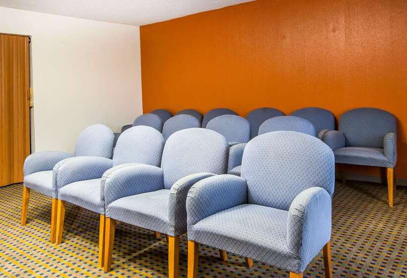 فندق Rodeway Inn & Suites