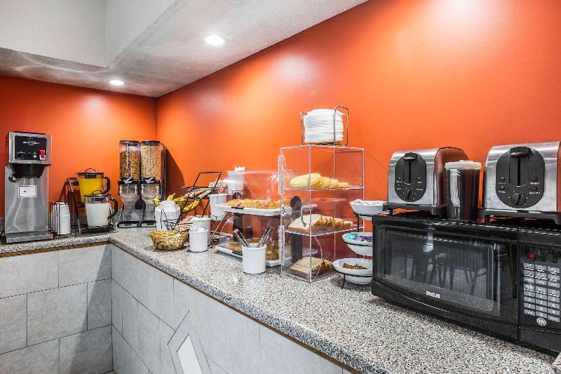 فندق Rodeway Inn & Suites