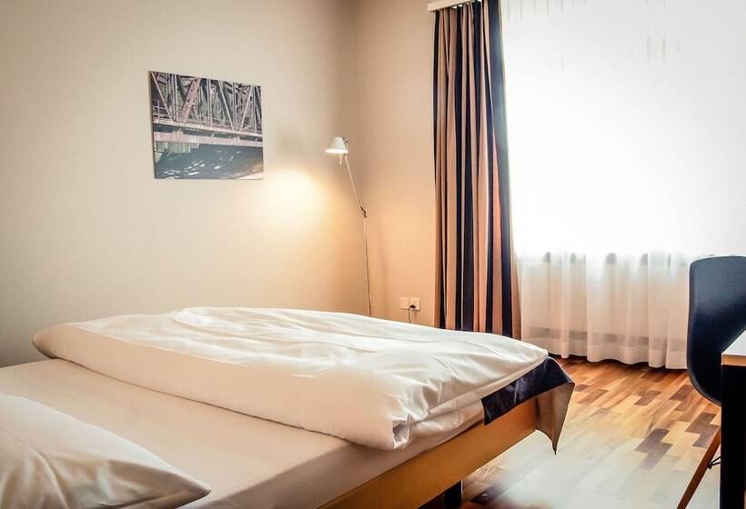 Royal Hotel   Urban Living