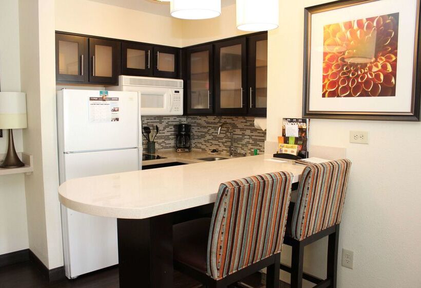 Отель Sonesta Es Suites Portland Vancouver 41st Street