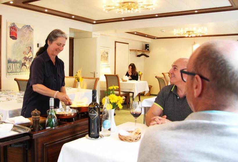 酒店 & Spezialitatenrestaurant Zur Linde