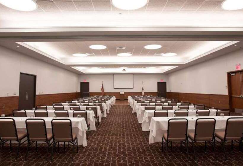 هتل State House Inn