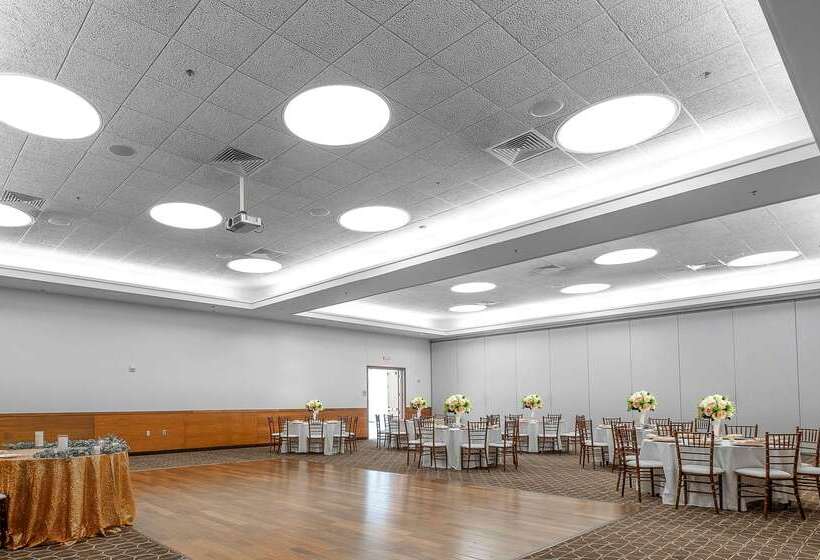 בית מלון כפרי State House Inn