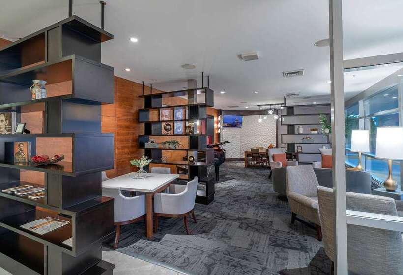 בית מלון כפרי State House Inn