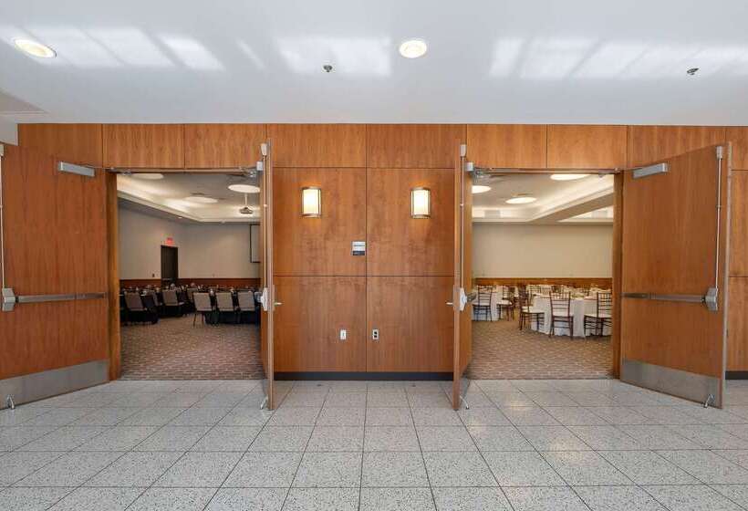 בית מלון כפרי State House Inn