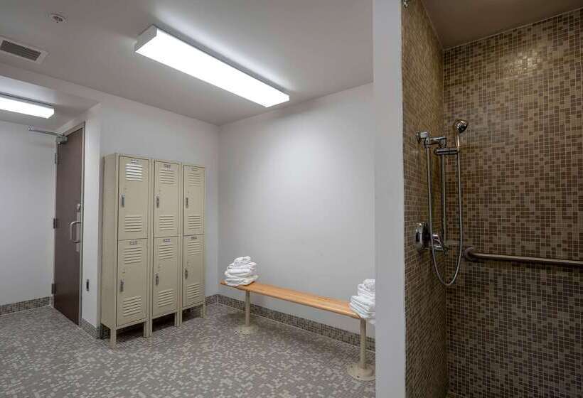 هتل State House Inn