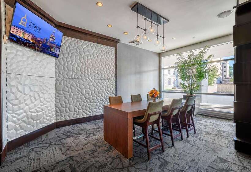 בית מלון כפרי State House Inn