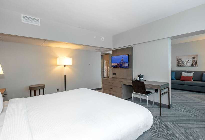 هتل State House Inn