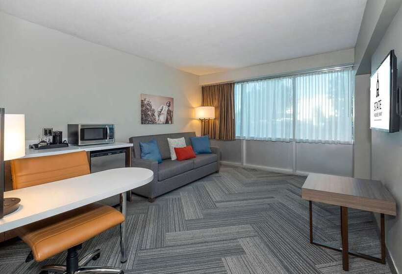 هتل State House Inn