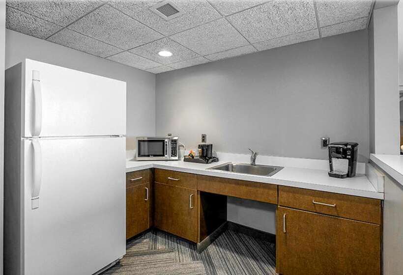 בית מלון כפרי State House Inn