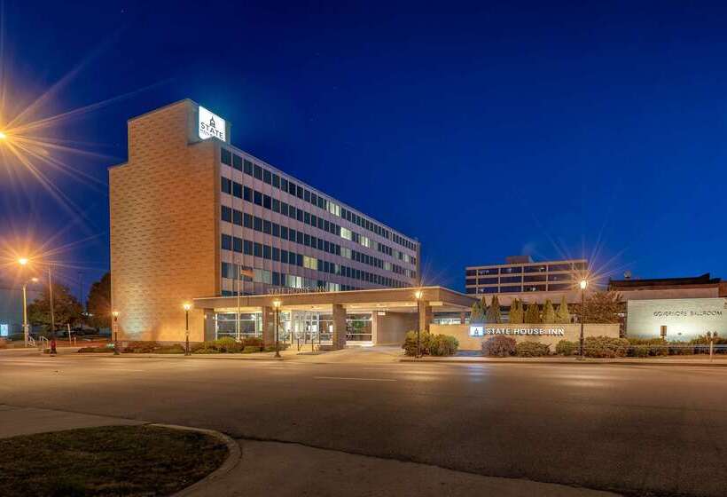 בית מלון כפרי State House Inn