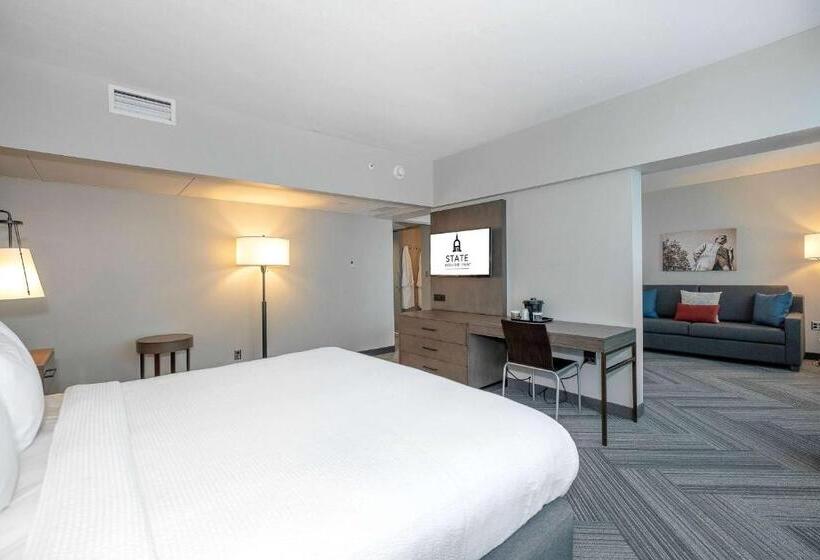 هتل State House Inn