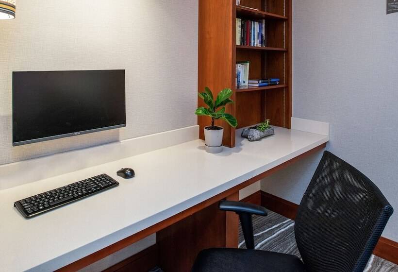 Отель Staybridge Suites Indianapolis Fishers, An Ihg