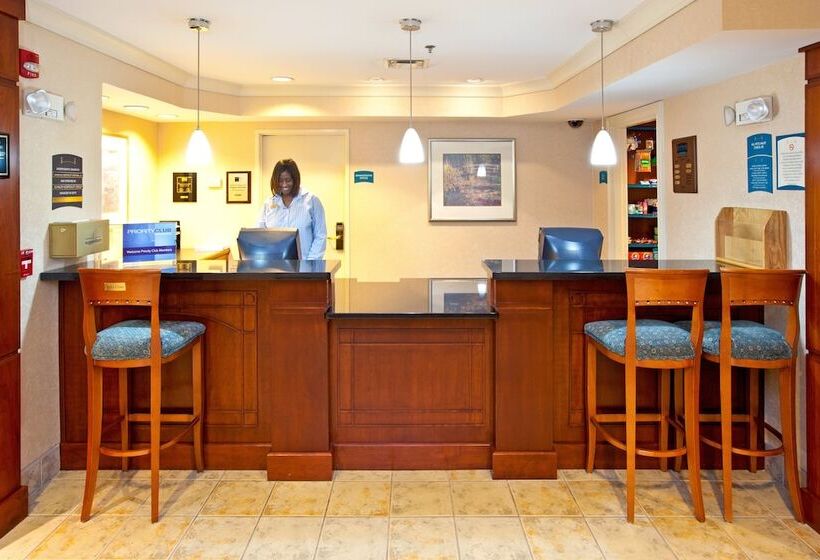 ホテル Staybridge Suites Louisville   East, An Ihg