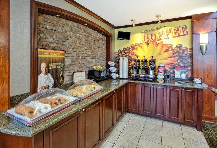 בית מלון כפרי Staybridge Suites Louisville   East, An Ihg