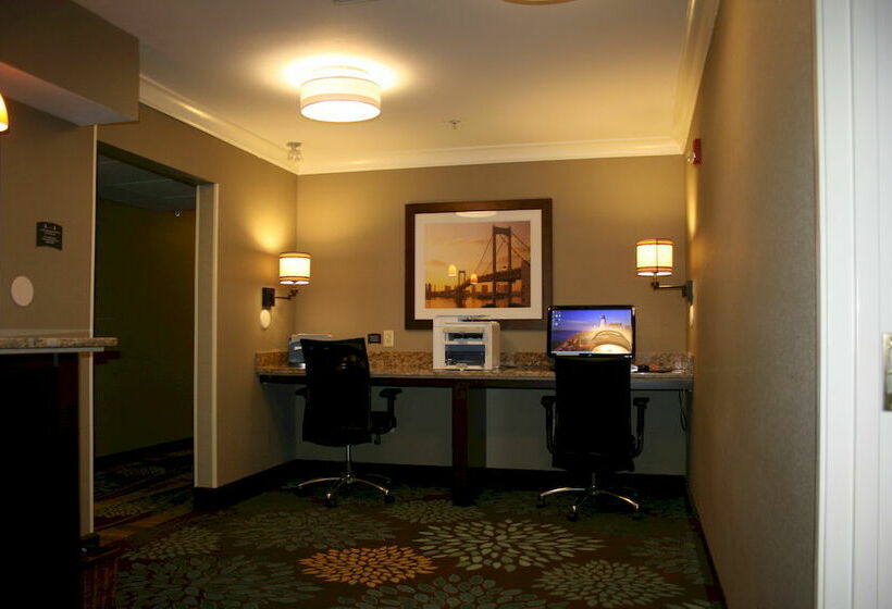 فندق Staybridge Suites Madison  East