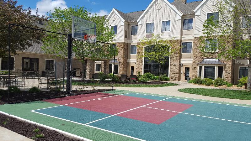 ホテル Staybridge Suites South Springfield By Ihg