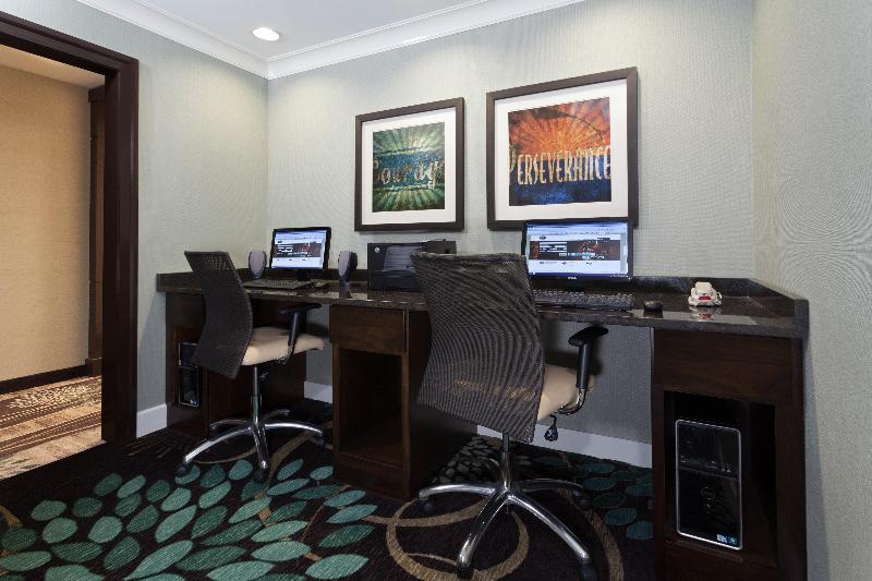 ホテル Staybridge Suites South Springfield By Ihg