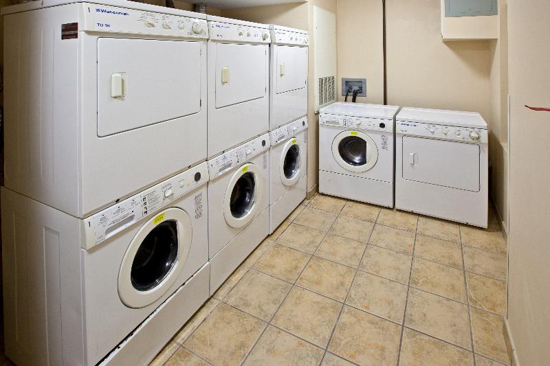 ホテル Staybridge Suites South Springfield By Ihg