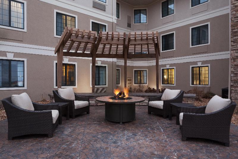 ホテル Staybridge Suites South Springfield By Ihg